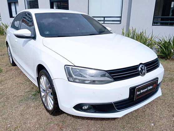 VOLKSWAGEN JETTA 2.0 TSI HIGHLINE 200CV GASOLINA 4P TIPTRONIC VOLKSWAGEN JETTA 2.0 TSI HIGHLINE 200CV GASOLINA 4P TIPTRONIC